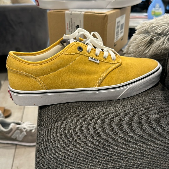 Yellow Vans Men’s Size 10.5 Shoes - Picture 2 of 4